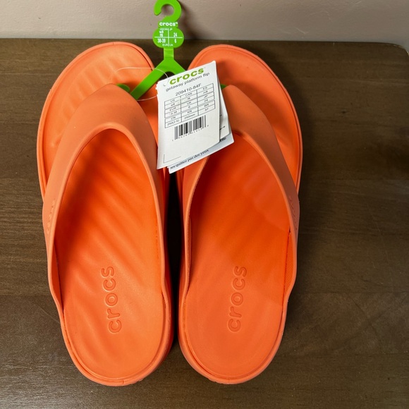 NEW Crocs Sz 8 Orange Getaway Platform Wedge Flip Flops Sandals - Picture 6 of 7